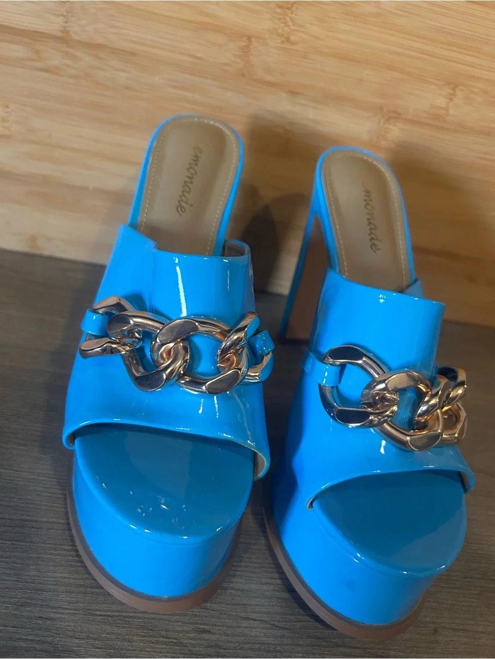 Blue platform heels with gold chain detail sz 7 brand new Miami heels
